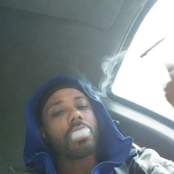 Meet your Posher, Dee - Picture 1 of 1